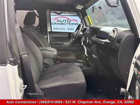 Used 2014 Jeep Wrangler Sport AWD/4WD image 7
