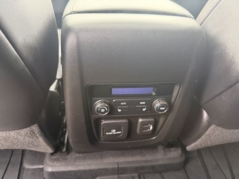 Used 2019 Buick Enclave Avenir w/ Avenir Technology Package AWD/4WD image 16