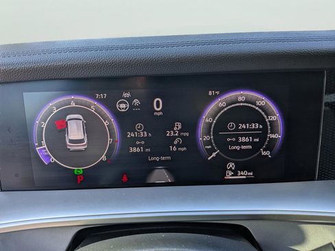 Certified 2025 Volkswagen Tiguan SE FWD image 29