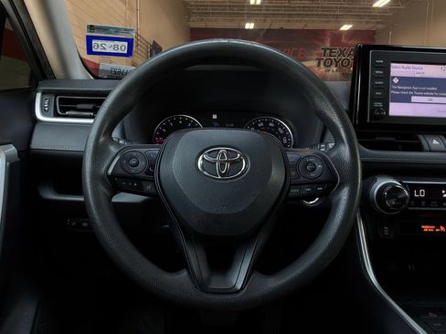 Used 2019 Toyota RAV4 XLE FWD image 37
