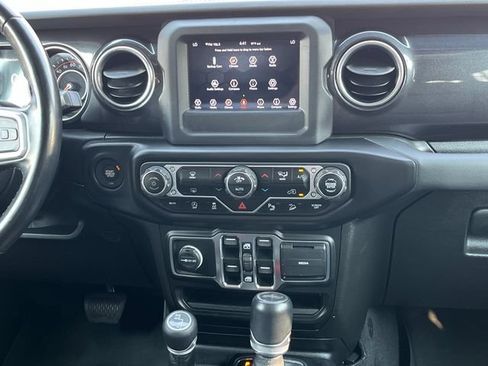 Used 2020 Jeep Wrangler Unlimited Sahara AWD/4WD image 10
