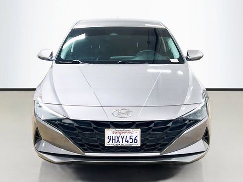 Used 2023 Hyundai Elantra SEL image 2