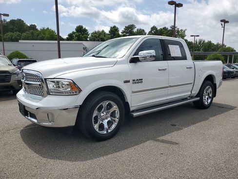 Used 2016 RAM 1500 Laramie w/ Convenience Group AWD/4WD image 3