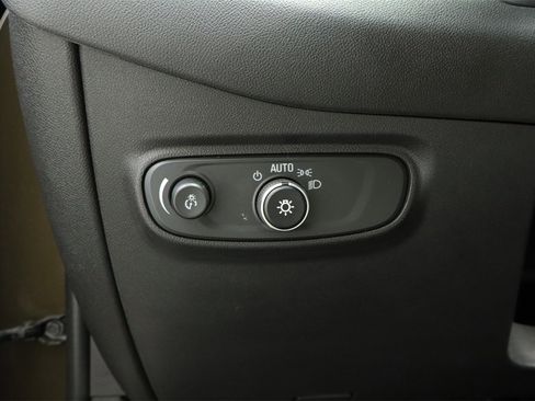 Used 2024 Chevrolet Equinox LT image 18