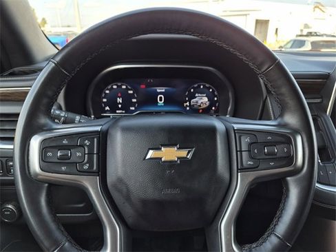 Used 2023 Chevrolet Suburban Premier image 35