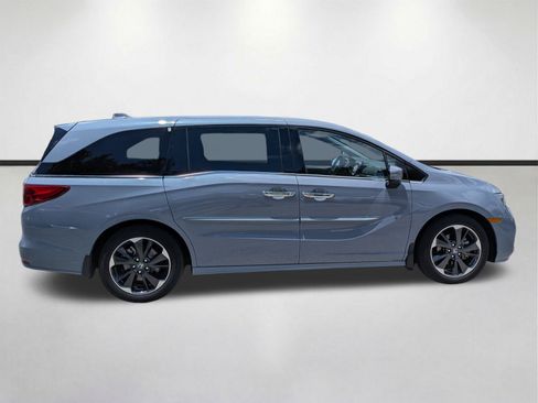 Used 2023 Honda Odyssey Elite image 3