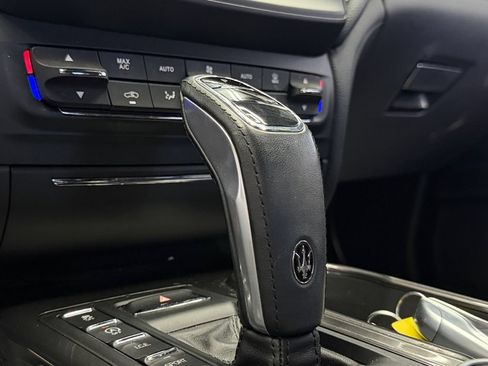 Used 2019 Maserati Ghibli RWD image 19