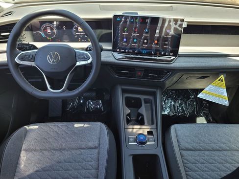 New 2025 Volkswagen Tiguan S image 5