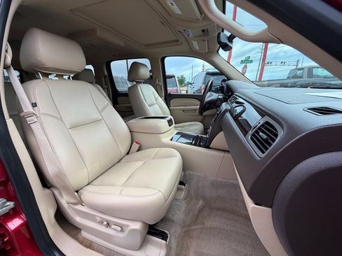 Used 2014 GMC Yukon XL Denali AWD/4WD image 9