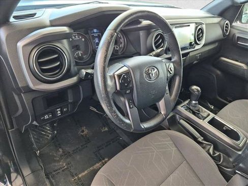 Used 2018 Toyota Tacoma TRD Sport w/ Technology Package AWD/4WD image 9