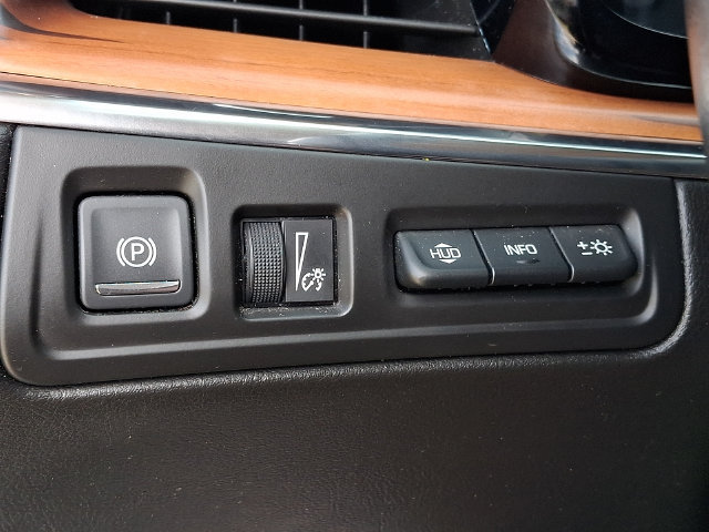 Used 2019 Cadillac XT5 Platinum AWD/4WD image 17