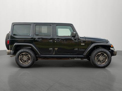 Used 2017 Jeep Wrangler Unlimited Sahara AWD/4WD image 8