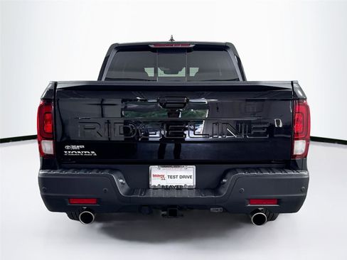 Used 2025 Honda Ridgeline Black Edition image 12