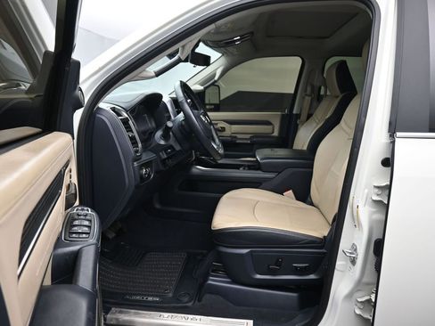 Used 2023 RAM 2500 Limited image 11