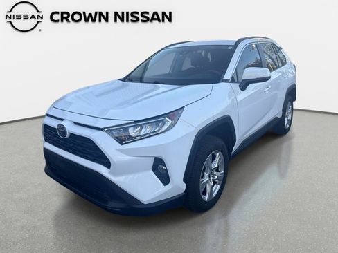 Used 2020 Toyota RAV4 XLE image 1
