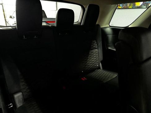 Used 2022 Nissan Pathfinder SV image 48