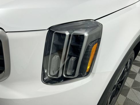 Certified 2024 Kia Telluride S w/ S Sunroof Package FWD image 11