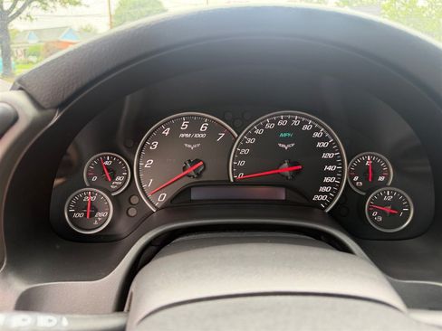 Used 2007 Chevrolet Corvette Coupe w/ Preferred Equipment Group RWD image 11
