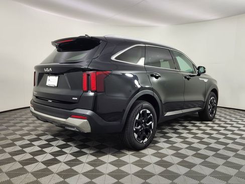 Used 2024 Kia Sorento S AWD/4WD image 5
