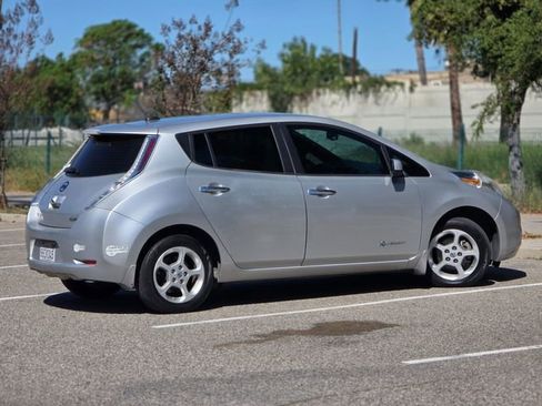 Used 2013 Nissan Leaf SV w/ Premium Pkg image 7