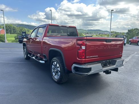 Used 2022 Chevrolet Silverado 2500 LT w/ Convenience Package AWD/4WD image 5
