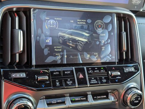 New 2026 Lexus LX 600 4WD w/ Luxury Package image 30