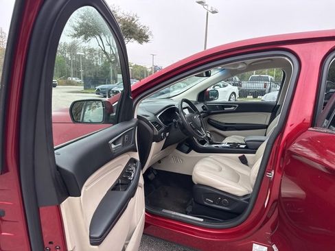 Used 2018 Ford Edge Titanium w/ Ford Safe & Smart Package image 12