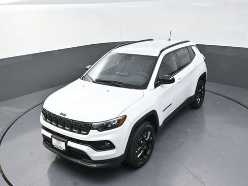 New 2026 Jeep Compass Latitude image 13