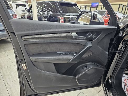 Used 2018 Audi SQ5 Premium Plus w/ S Sport Package image 39