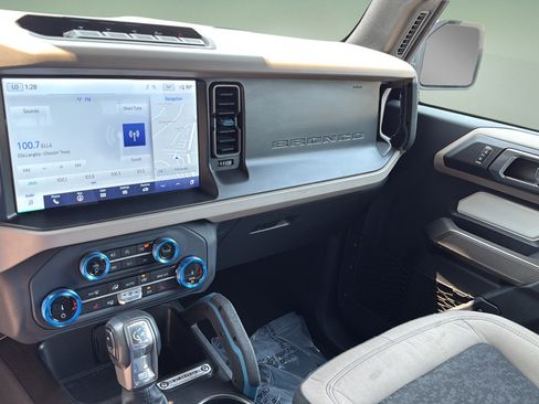 Used 2022 Ford Bronco Wildtrak AWD/4WD image 21