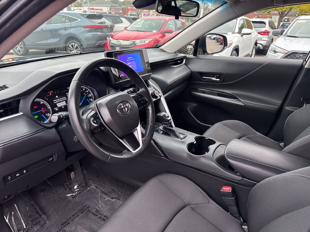 Used 2023 Toyota Venza LE AWD/4WD image 15