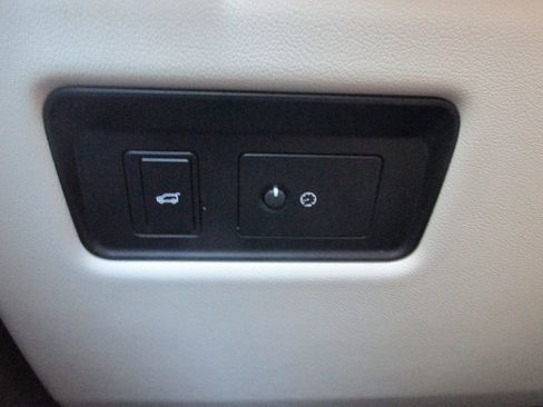 Used 2020 Land Rover Range Rover HSE image 48