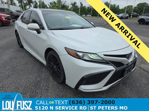 Used 2022 Toyota Camry XSE w/ Navigation Package FWD image 1