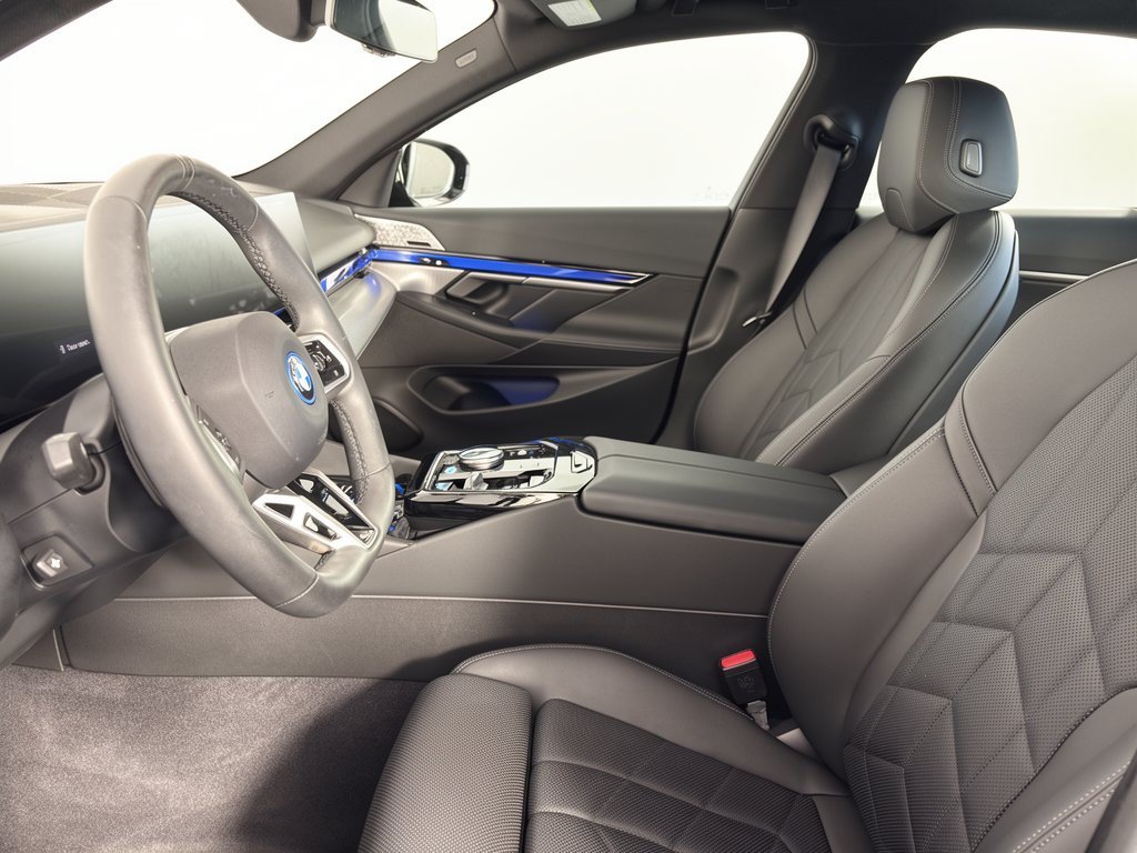 Used 2024 BMW i5 eDrive40i w/ M Sport Package RWD image 5