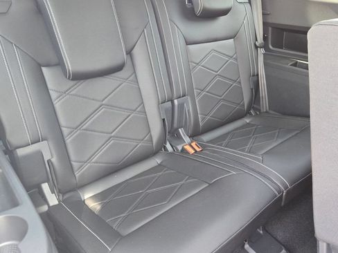 Certified 2026 Volkswagen Atlas SE w/ Panoramic Sunroof Package FWD image 19