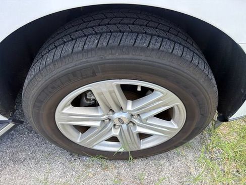 Used 2020 Ford Expedition XLT w/ Equipment Group 202A RWD image 14