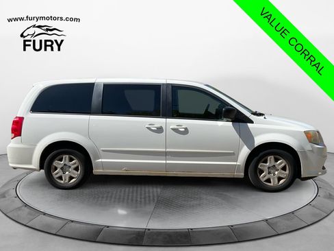 Used 2011 Dodge Grand Caravan Express FWD image 2