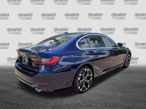 Used 2025 BMW 330i Sedan w/ Premium Package RWD image 9