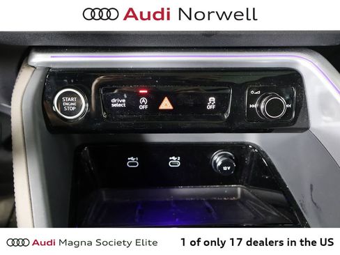 Used 2025 Audi Q5 Premium Plus w/ Premium Plus AWD/4WD image 6