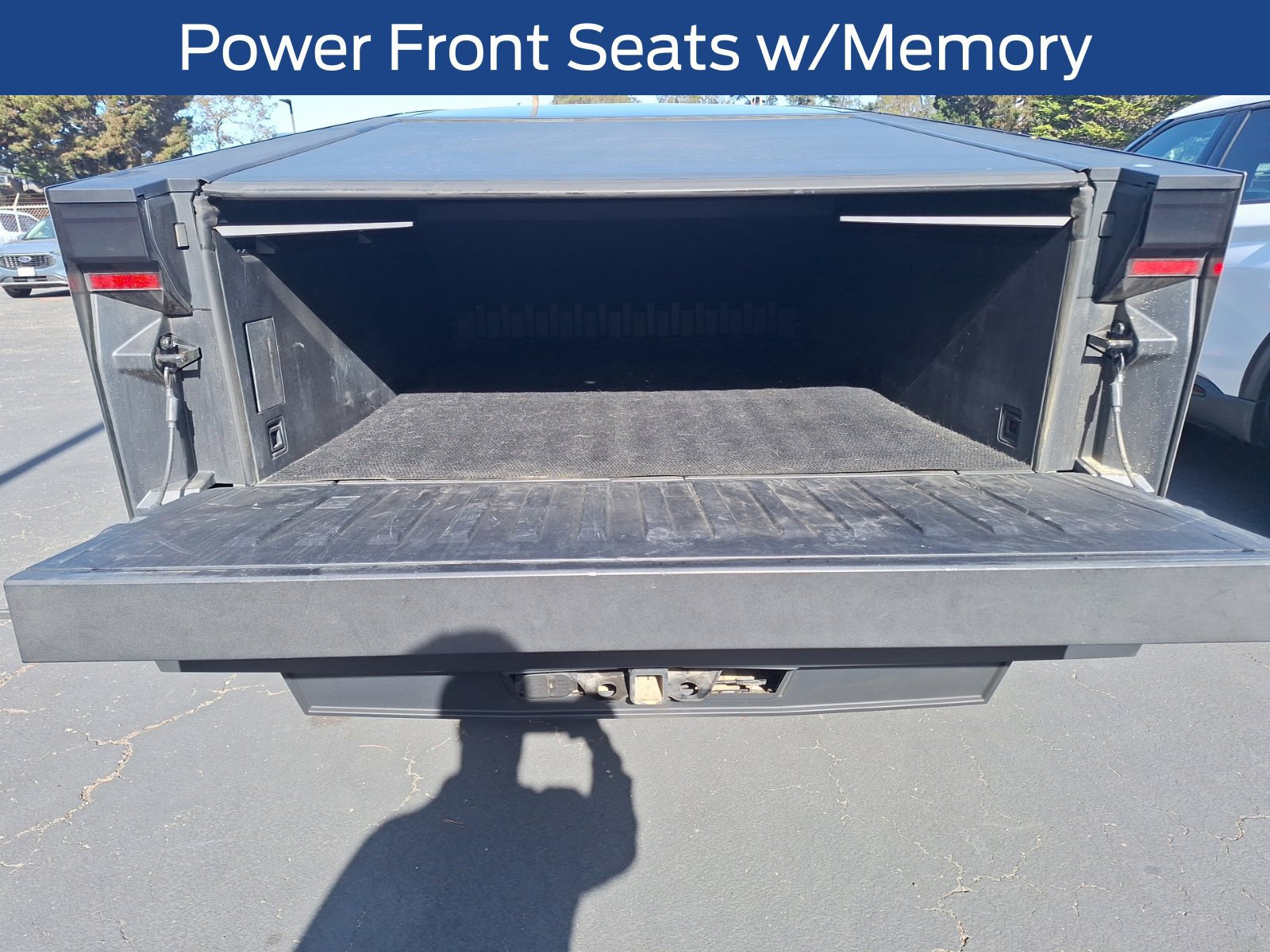 Used 2025 Tesla Cybertruck AWD Crew Cab image 20