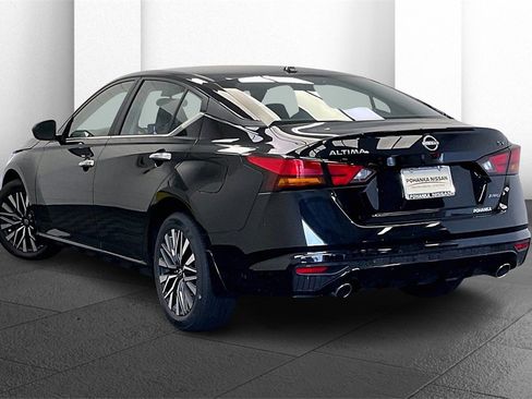 Certified 2024 Nissan Altima 2.5 SV w/ SV Premium Package image 9