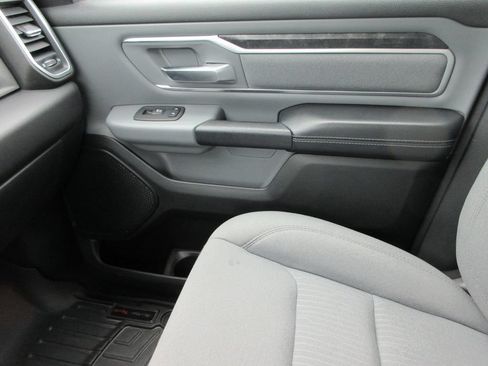 Used 2020 RAM 1500 Big Horn AWD/4WD image 35