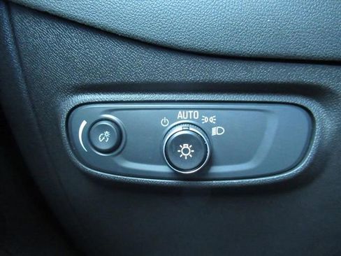 Used 2024 Chevrolet Equinox LT FWD image 20
