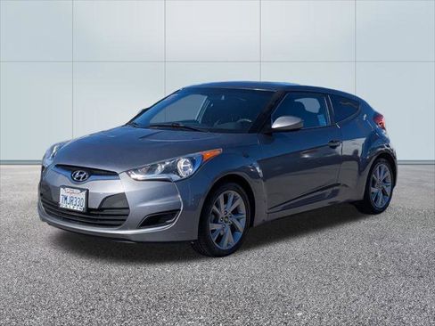 Used 2016 Hyundai Veloster image 1