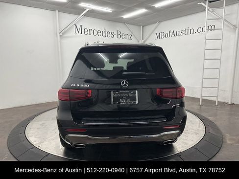Certified 2025 Mercedes-Benz GLB 250 image 7
