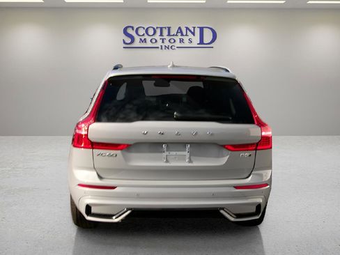Used 2025 Volvo XC60 B5 Plus image 7