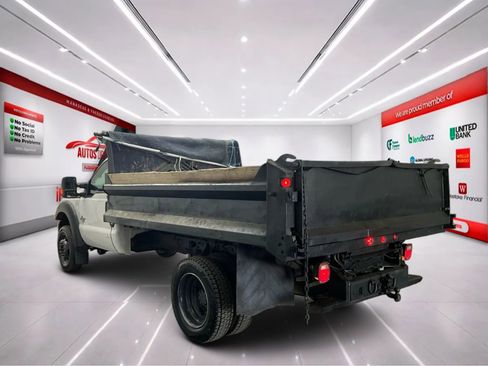 Used 2015 Ford F550 2WD Regular Cab Super Duty image 5