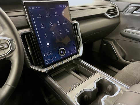 Used 2025 GMC Acadia Elevation image 26