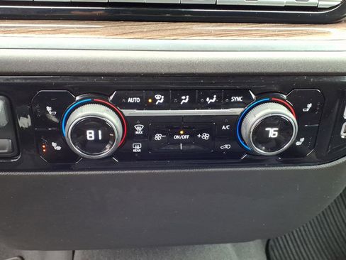 Used 2025 Chevrolet Silverado 1500 LT AWD/4WD image 9