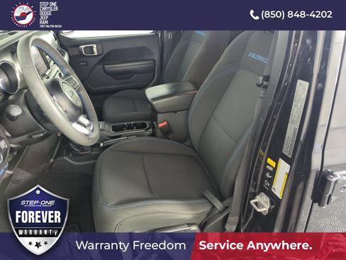 Used 2023 Jeep Wrangler Unlimited Rubicon 4xe AWD/4WD image 11